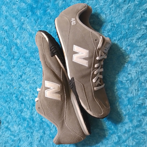 New Balance Shoes - NWOB New Balance 442 womens shoe